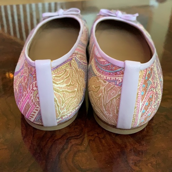Stuart Weitzman Silk Tapestry Ballet Flat Size 11 Worn once Excellent condition - Picture 5 of 6